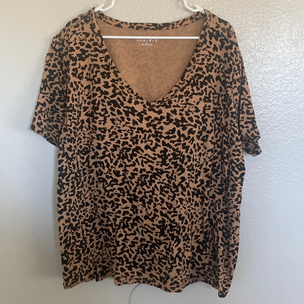 Leopard Print V-neck T-shirt- Ava & Viv